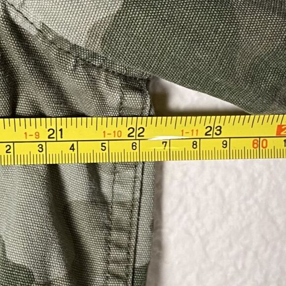 Aeropostale Sz L Cropped Cargo Utility Jacket Camo Green White Raw Hem - Picture 11 of 12
